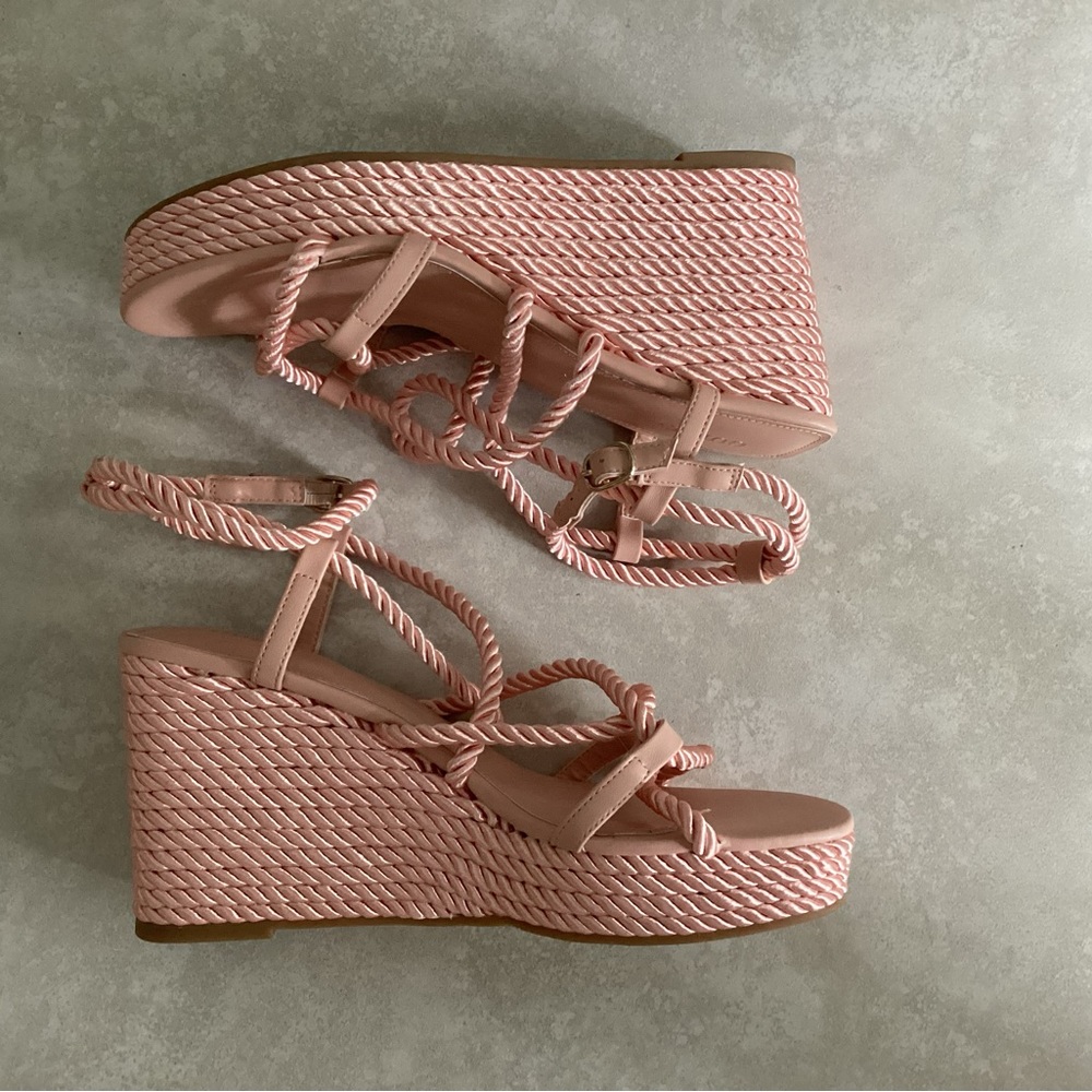 💗 GUESS Natesha strappy rope wedges Sz 9 EUC - Picture 3 of 10